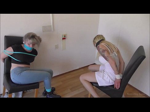 ❤️ Avhengig / bundet opp og kneblet / jente i nød ❌ Sexvideo hos oss ☑