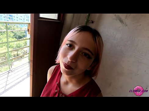 ❤️ Sensuell student suger en fremmed i utmarken - Cum On His Face ❌ Sexvideo hos oss ☑